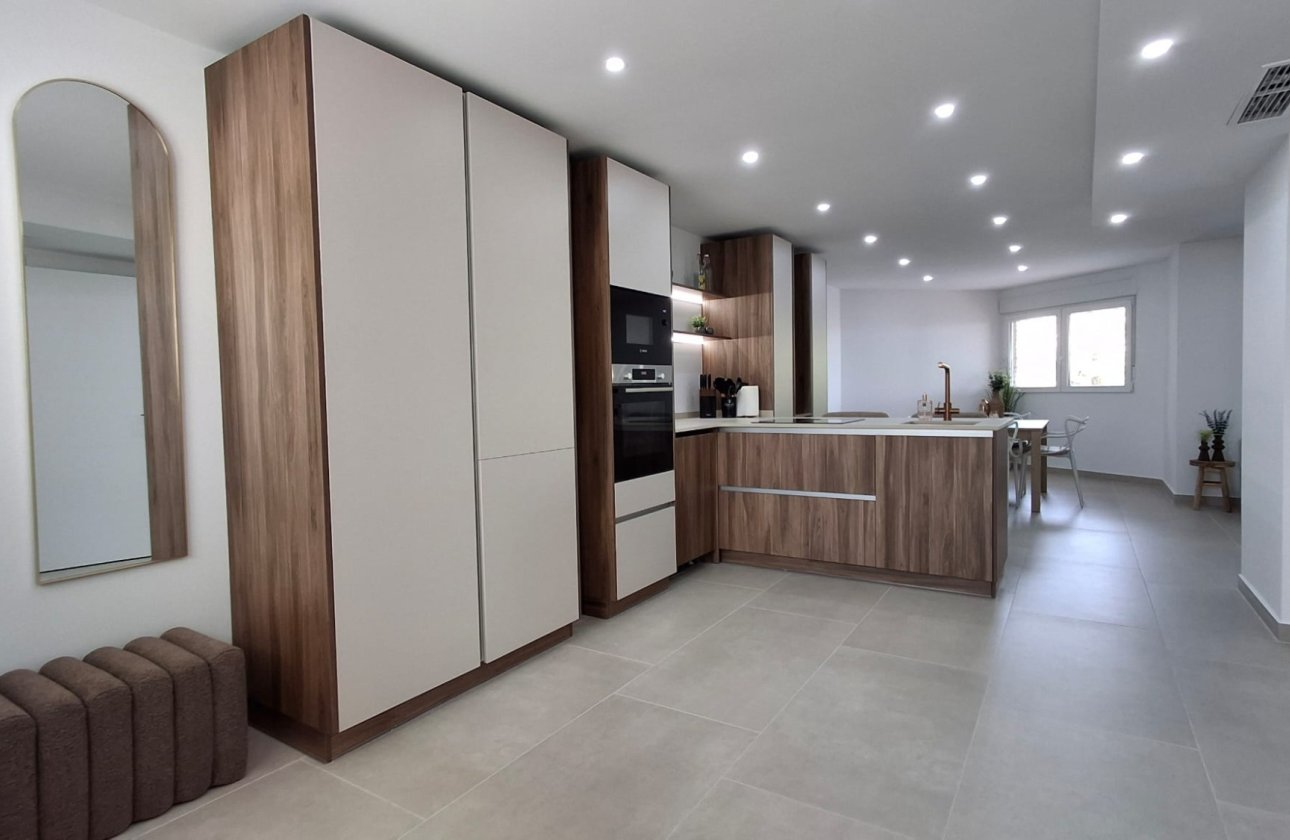 Resale - Apartament / Duplex - Torrevieja - Playa Acequion