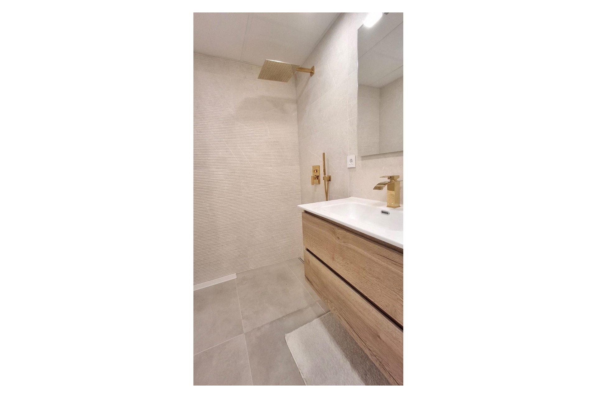 Resale - Apartament / Duplex - Torrevieja - Playa Acequion