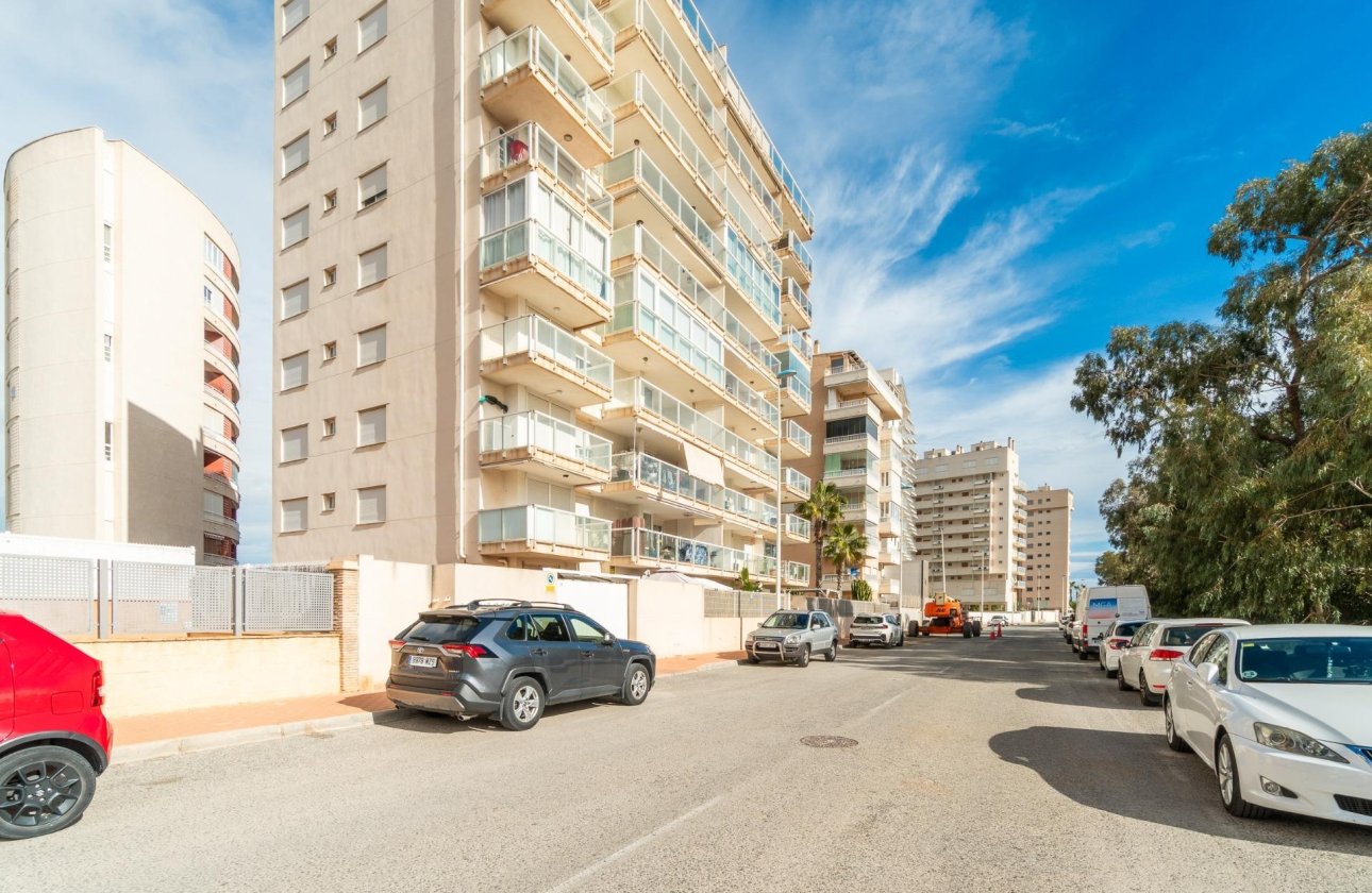 Resale - Apartment / flat - Guardamar del Segura - Puerto Deportivo