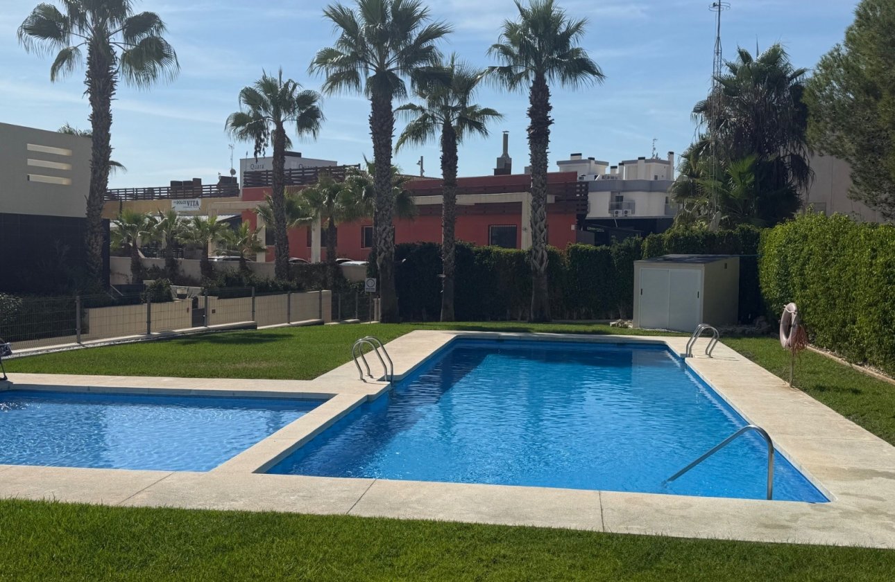 Resale - Apartment / flat - Orihuela Costa - Villamartín