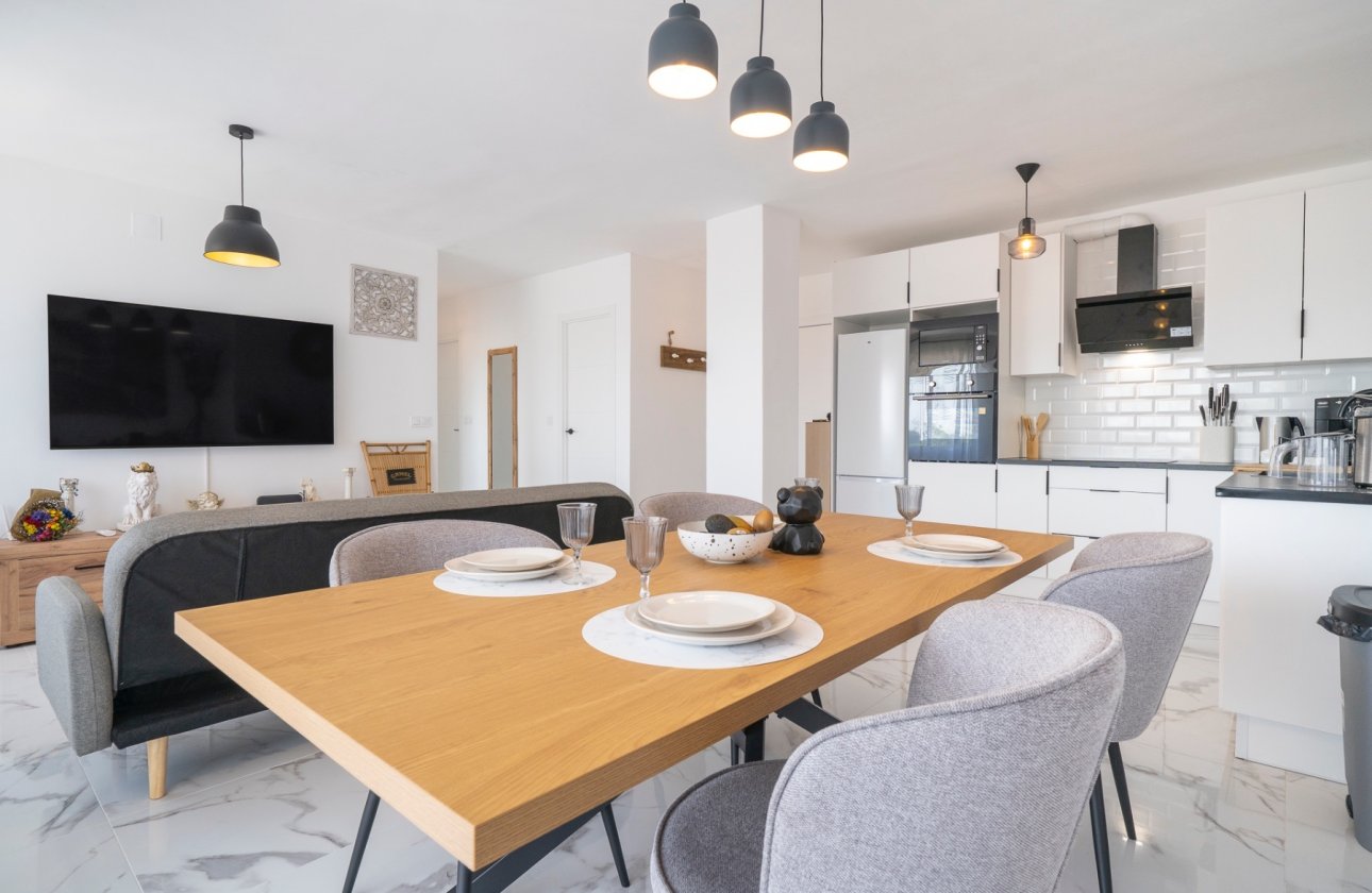Resale - Apartment / flat - Punta Prima