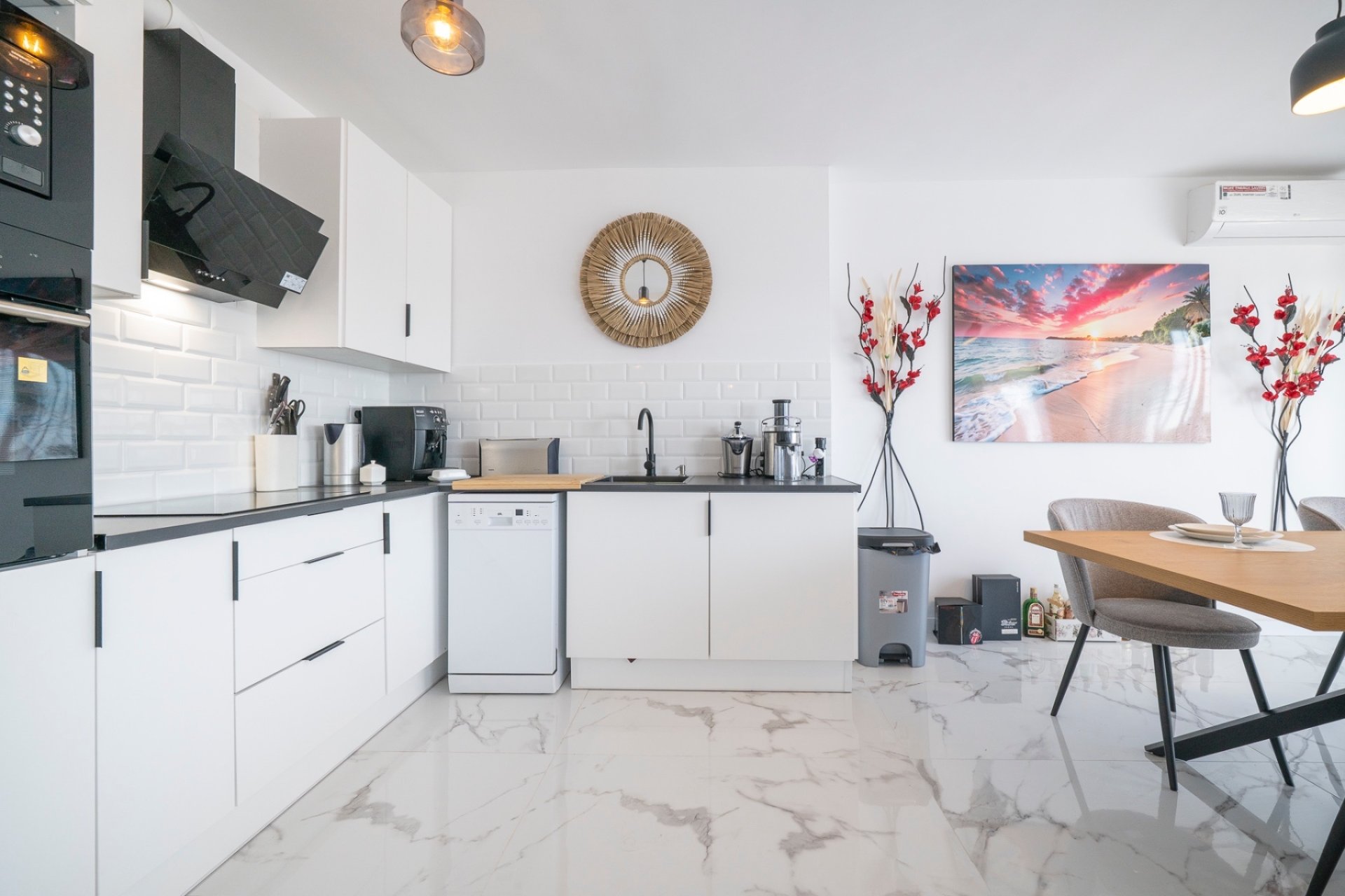 Resale - Apartment / flat - Punta Prima