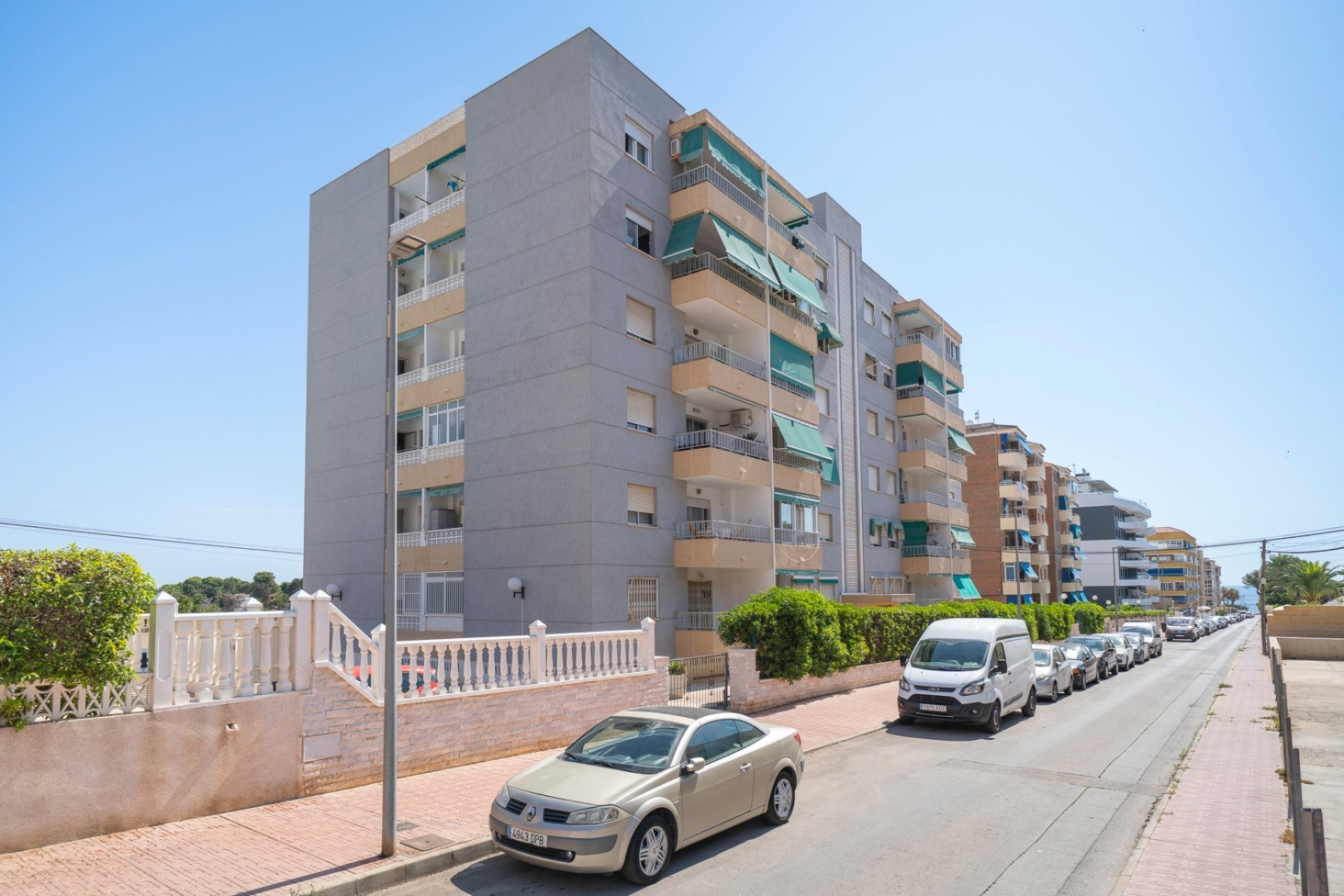 Resale - Apartment / flat - Punta Prima