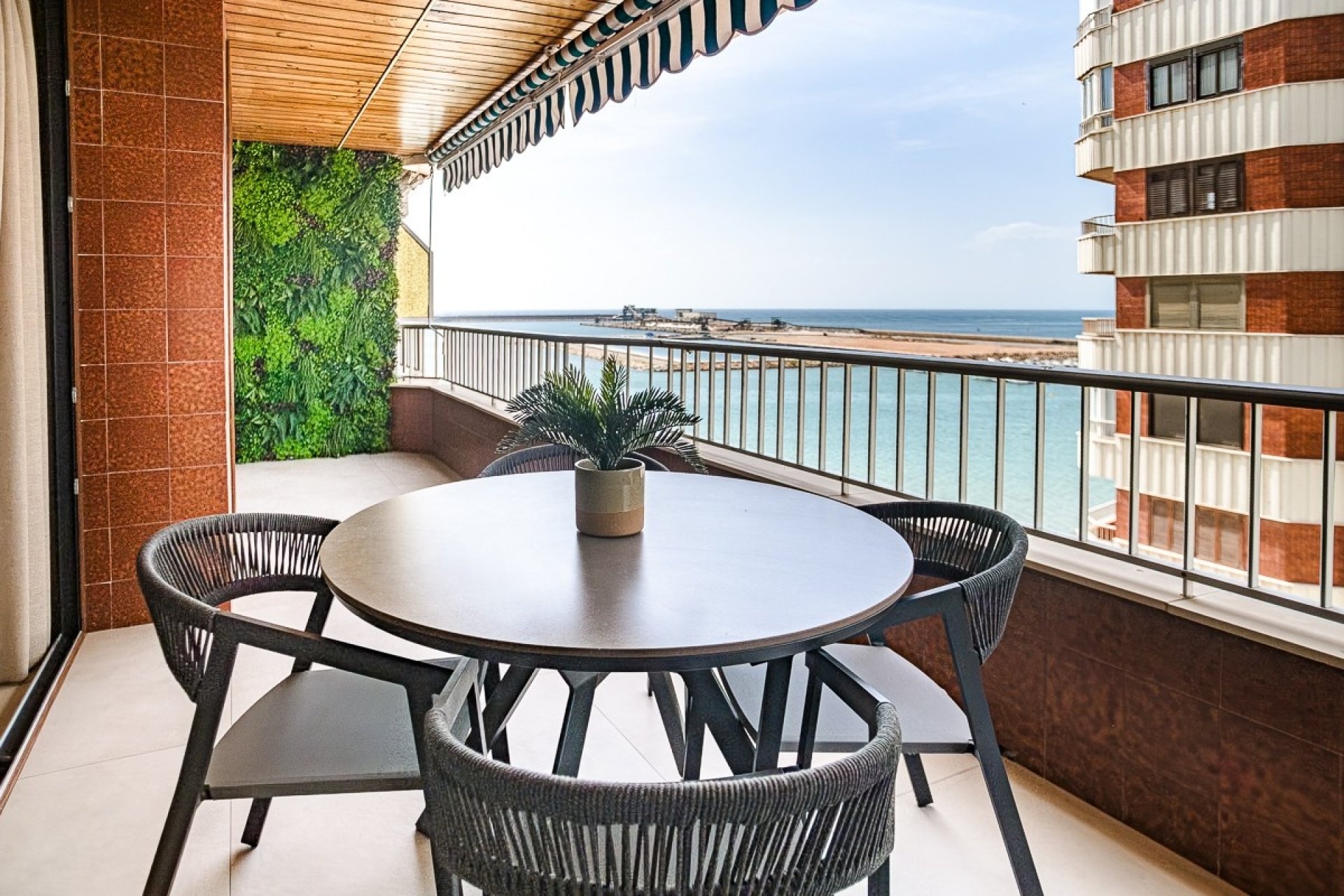 Resale - Apartment / flat - Torrevieja - Acequion