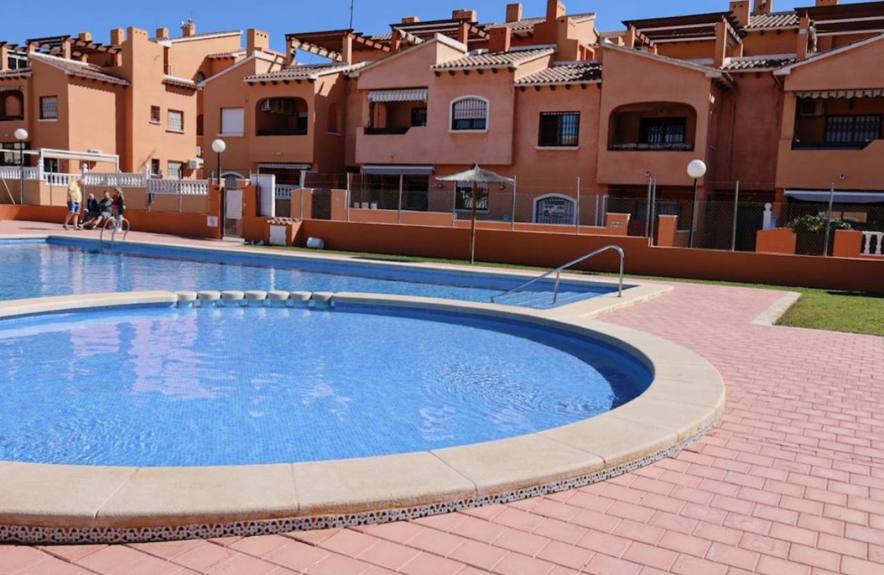 Resale - Apartment / flat - Torrevieja - Aguas Nuevas