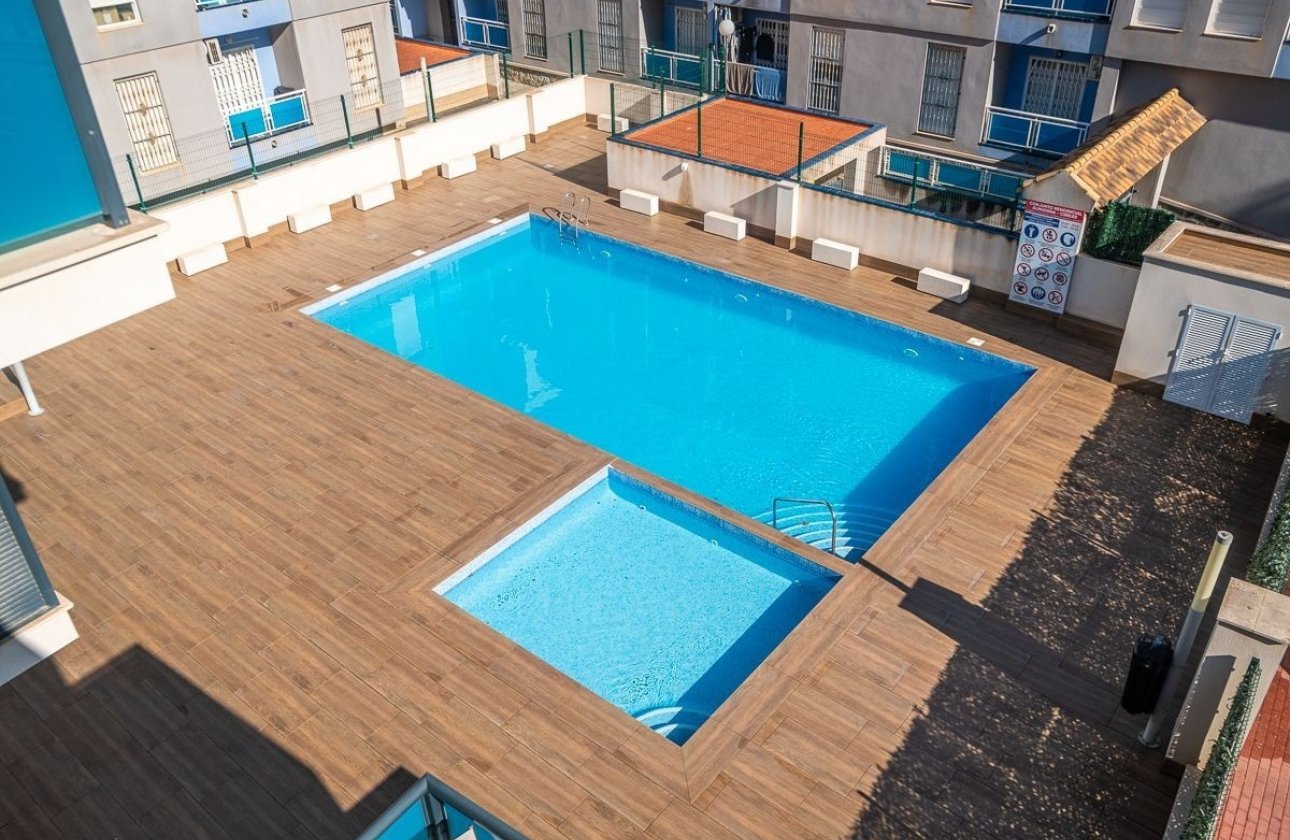 Resale - Apartment / flat - Torrevieja - Calas Blancas