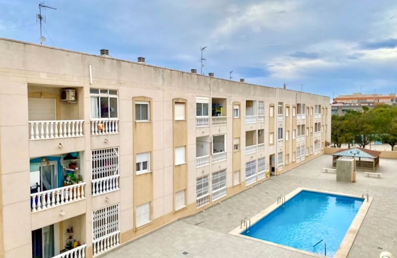 Resale - Apartment / flat - Torrevieja - Center