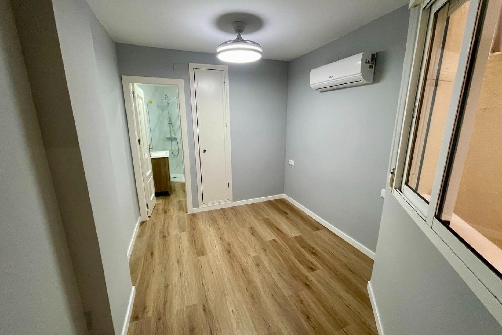 Resale - Apartment / flat - Torrevieja - La Mata