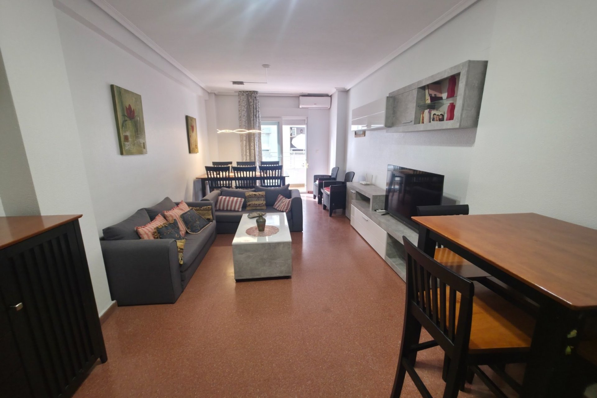Resale - Apartment / flat - Torrevieja - Paseo maritimo