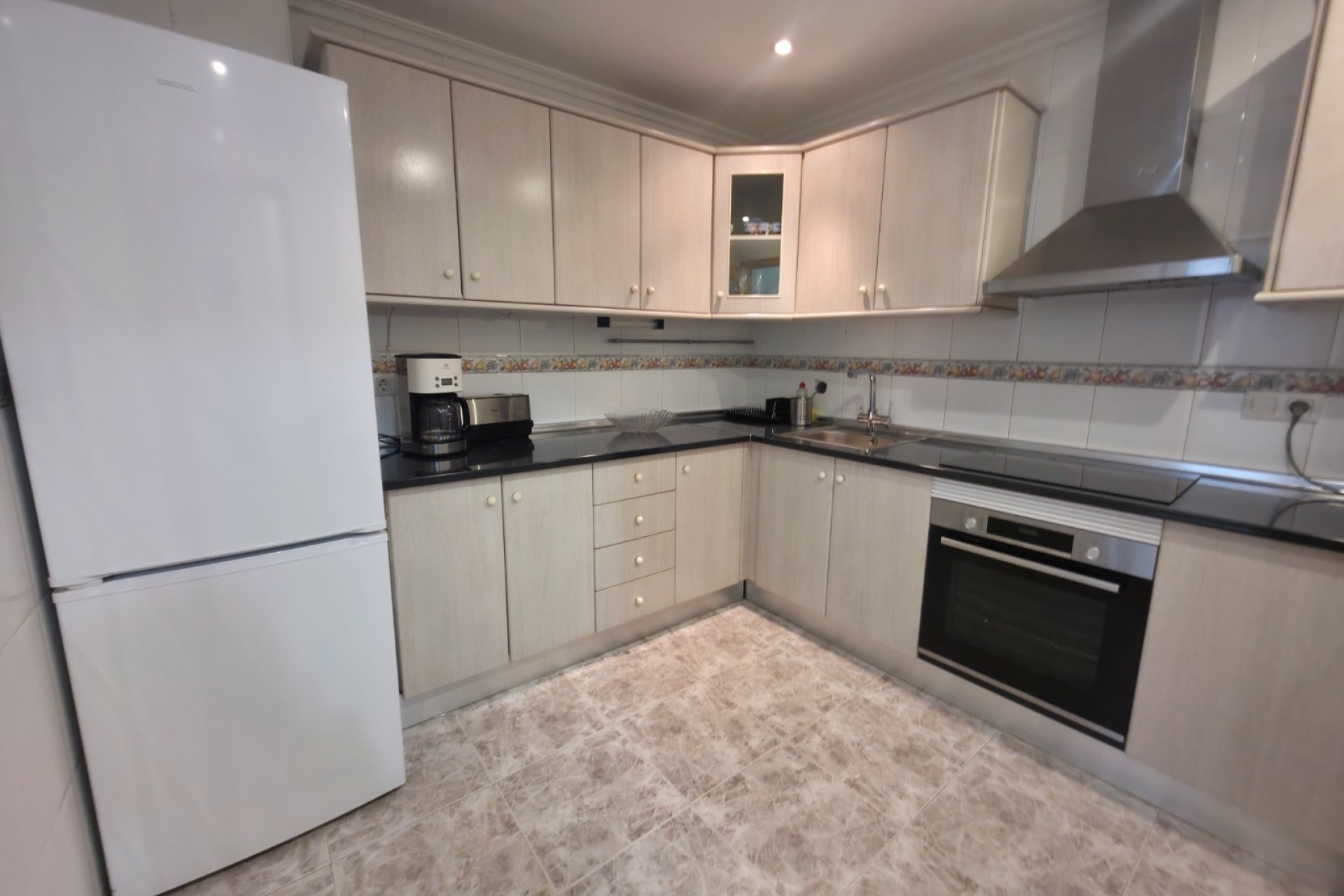 Resale - Apartment / flat - Torrevieja - Paseo maritimo