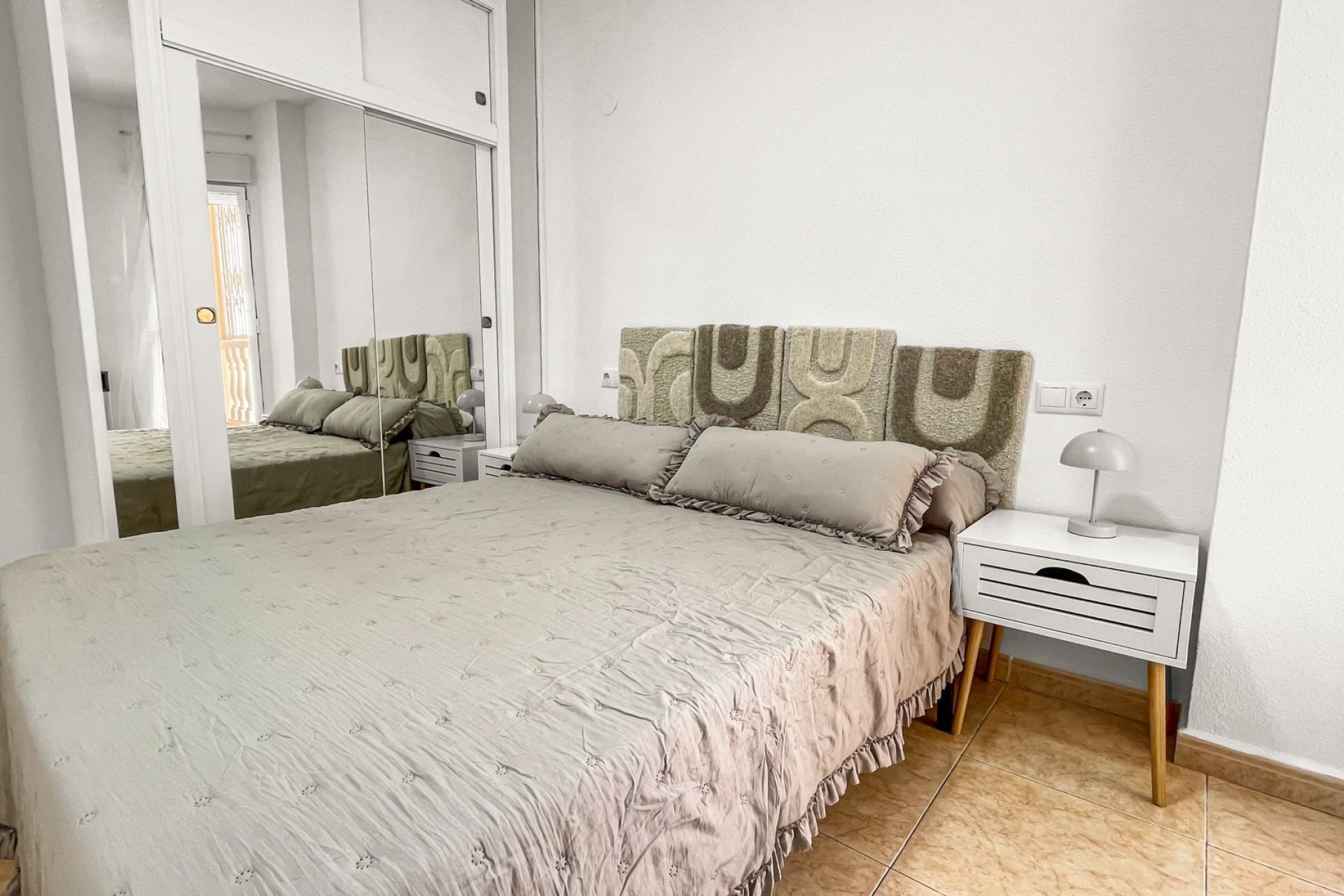 Resale - Apartment / flat - Torrevieja - Playa de los Locos