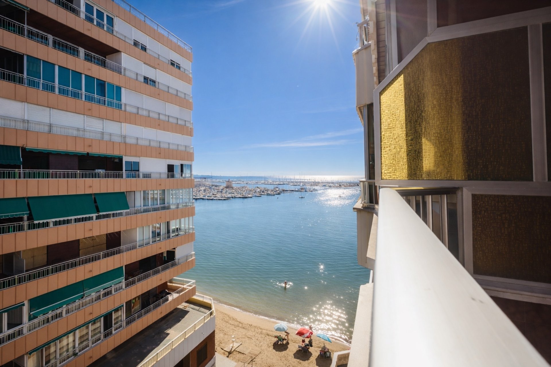 Resale - Apartment / flat - Torrevieja - Playa del Acequión