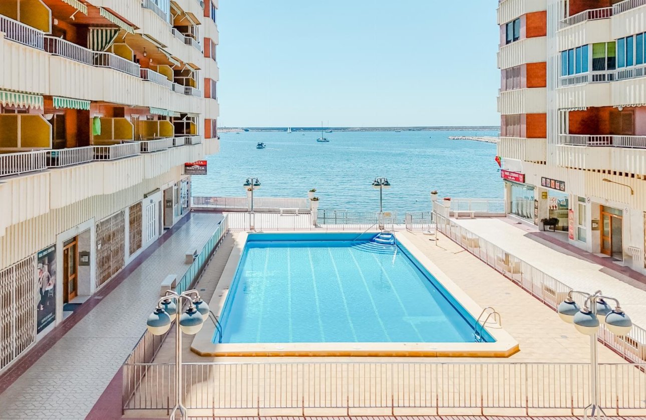 Resale - Apartment / flat - Torrevieja - Playa del Acequión
