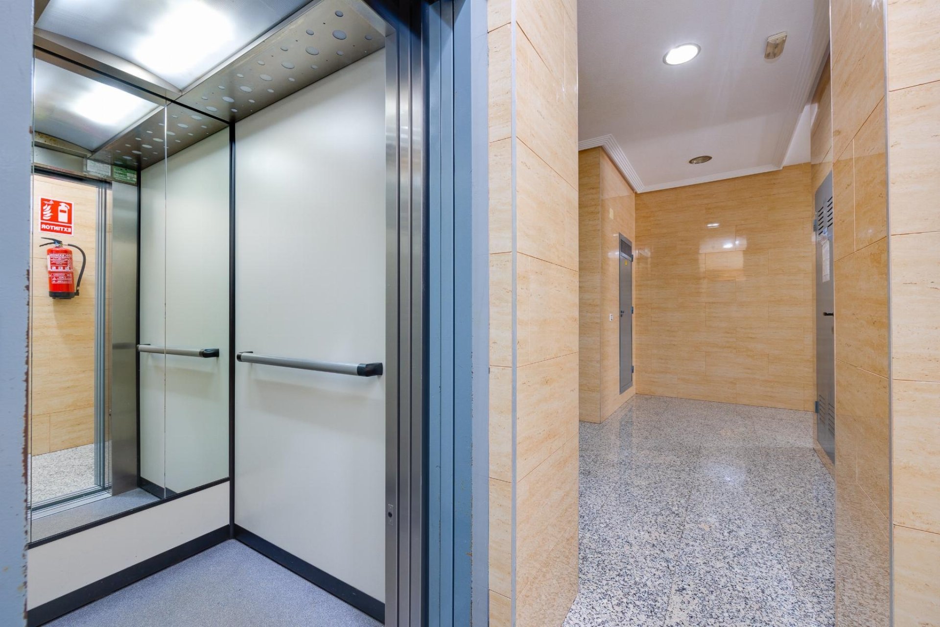 Resale - Apartment / flat - Torrevieja - Playa del Acequión