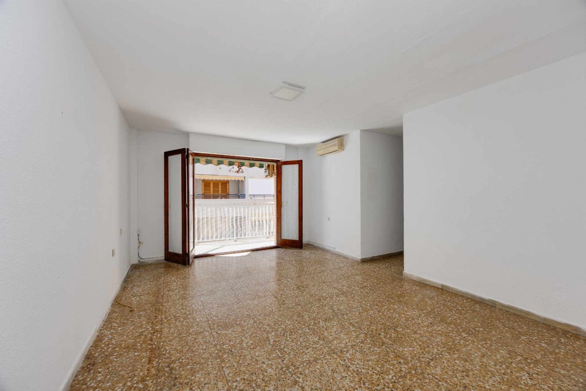 Resale - Apartment / flat - Torrevieja - Playa del Acequión