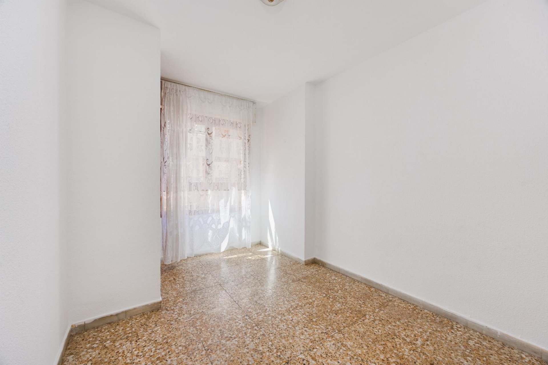 Resale - Apartment / flat - Torrevieja - Playa del Acequión