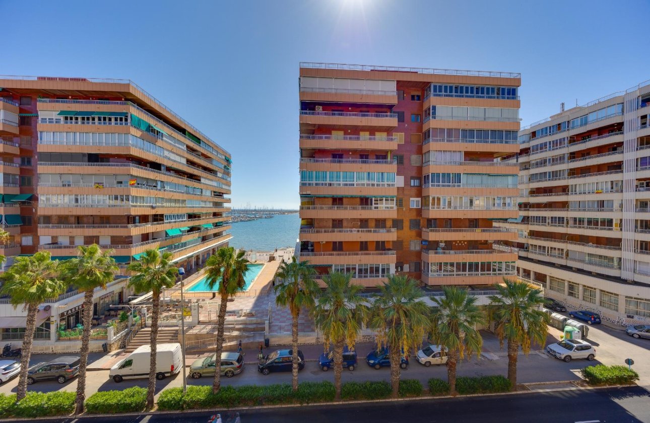 Resale - Apartment / flat - Torrevieja - Playa del Acequión