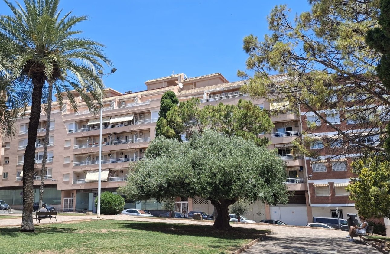 Resale - Apartment / flat - Torrevieja - Playa del Cura