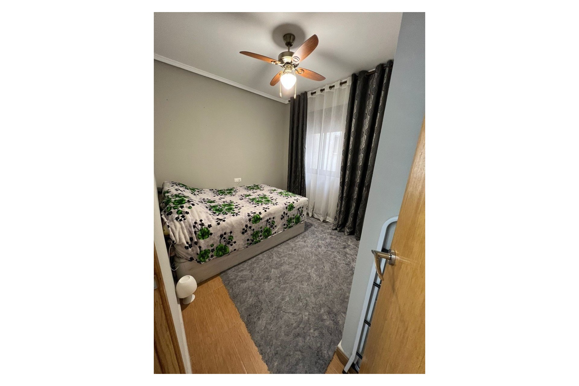 Resale - Apartment / flat - Torrevieja - Playa Los Locos