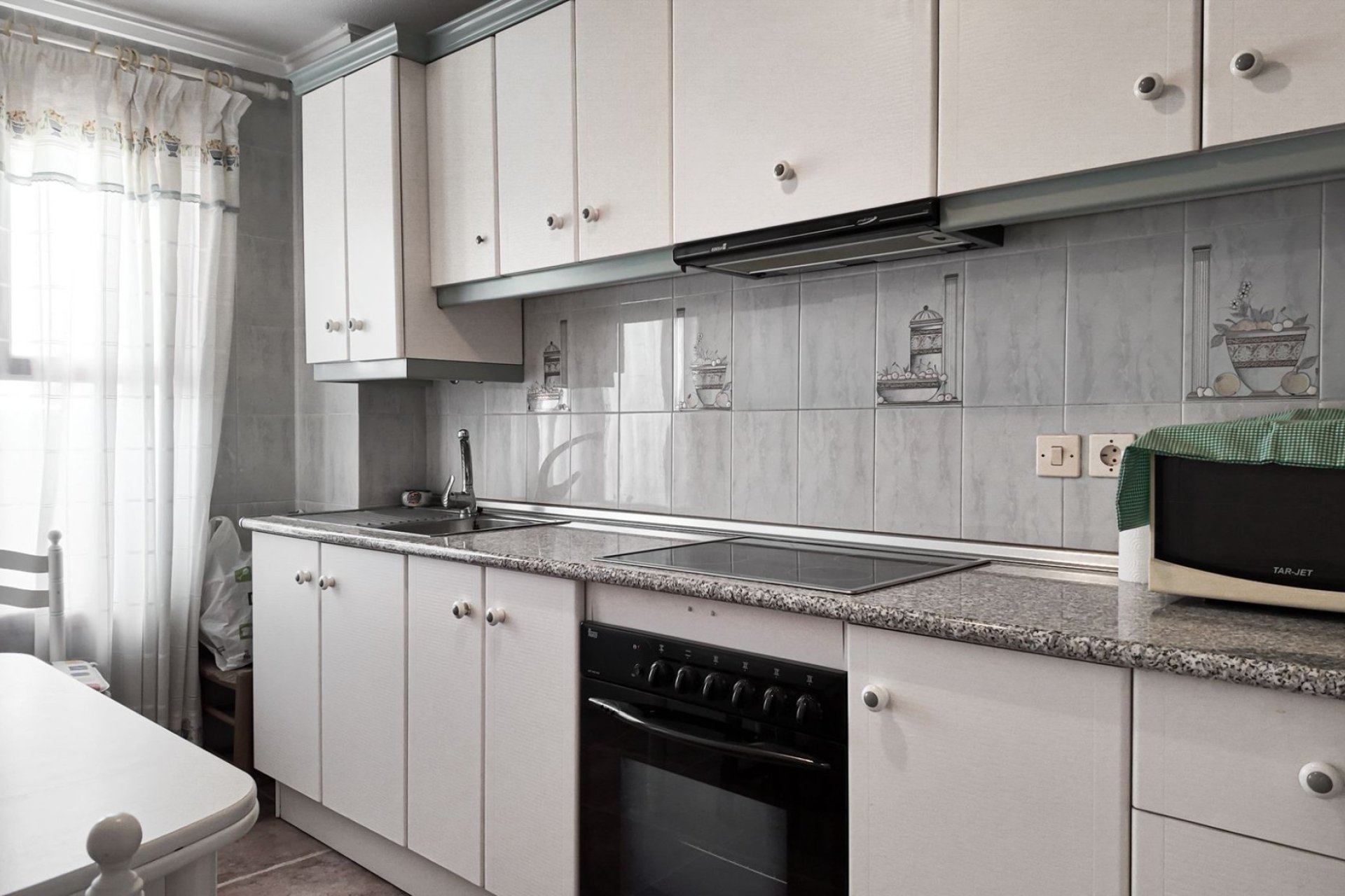 Resale - Apartment / flat - Torrevieja - Playa Los Naufragos