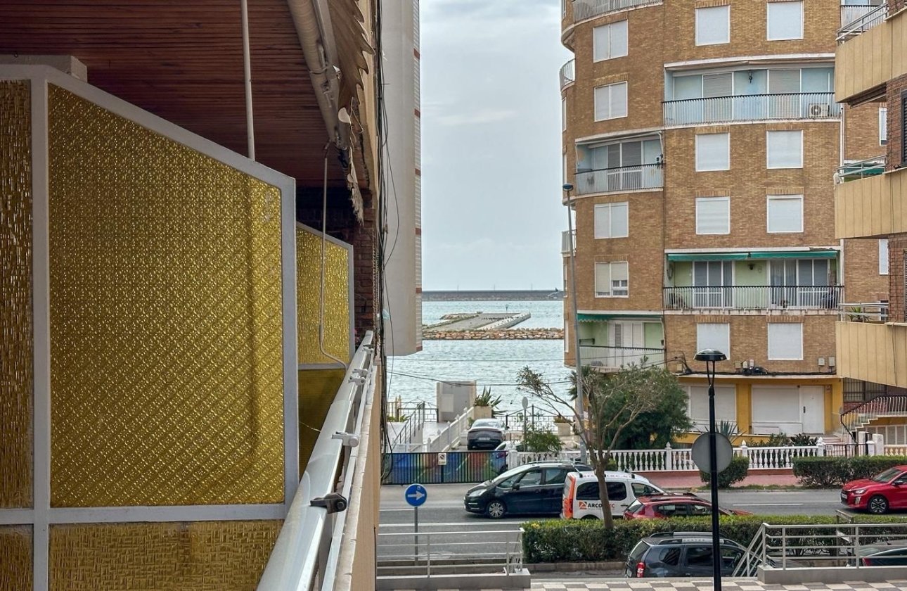 Resale - Apartment / flat - Torrevieja - Playa Los Naufragos
