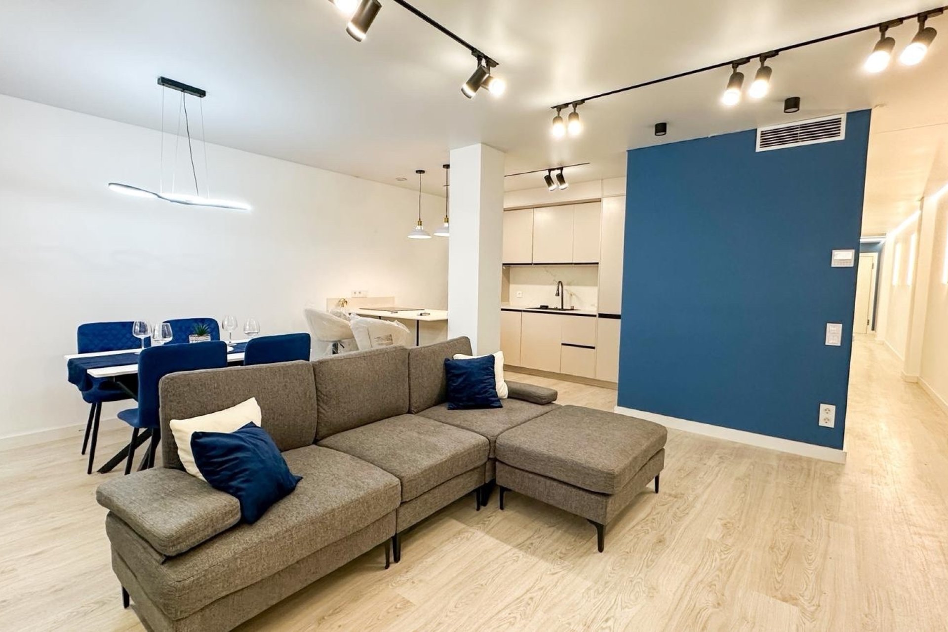 Resale - Apartment / flat - Torrevieja - Playa Los Naufragos