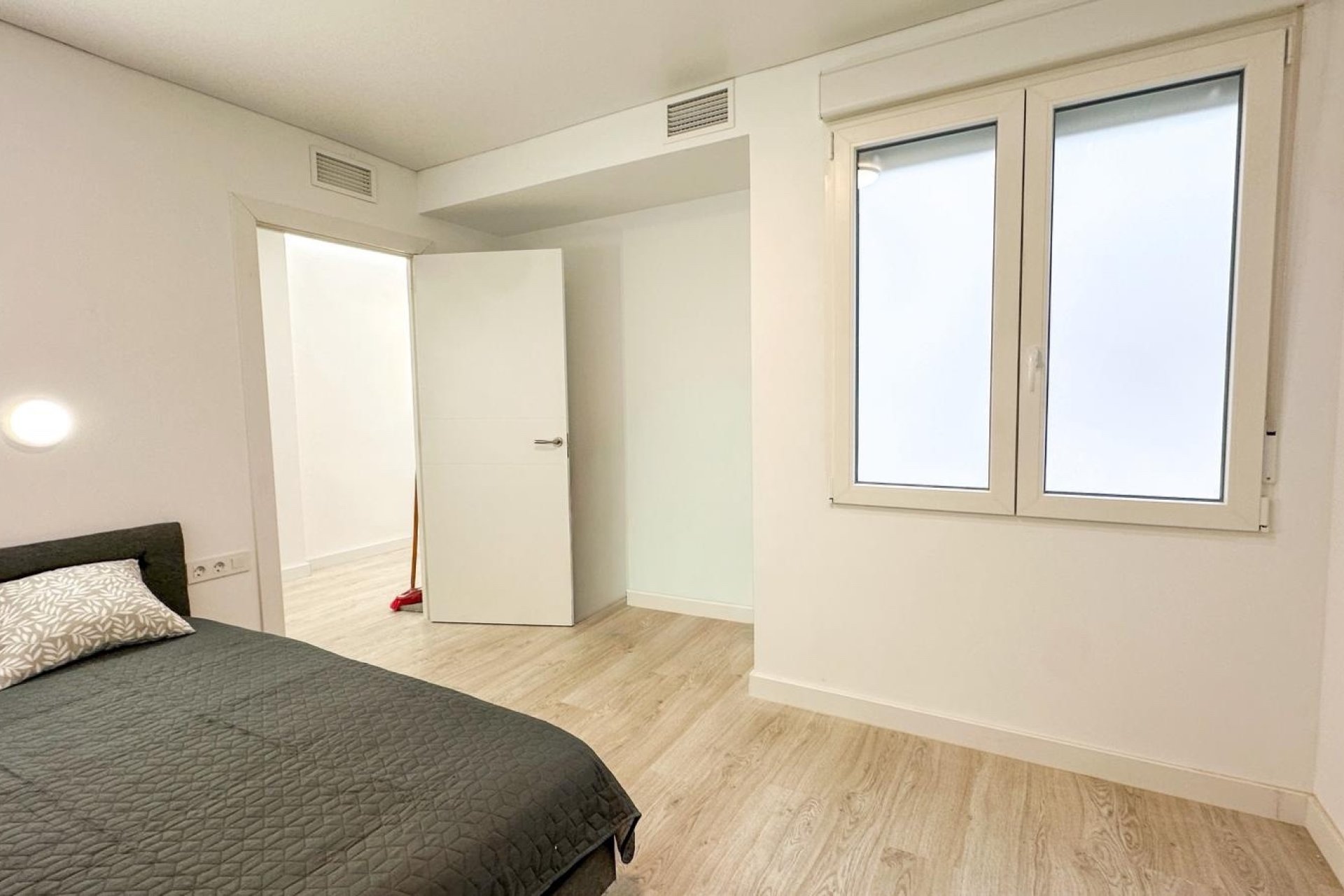 Resale - Apartment / flat - Torrevieja - Playa Los Naufragos