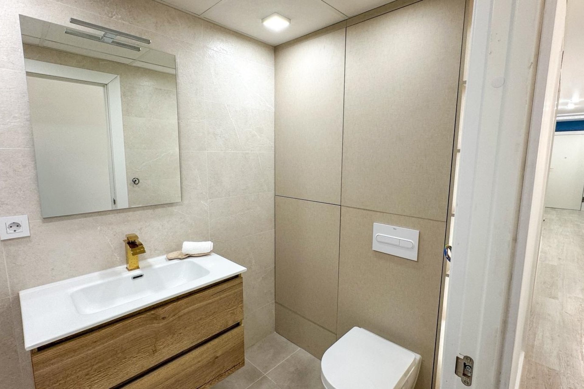 Resale - Apartment / flat - Torrevieja - Playa Los Naufragos