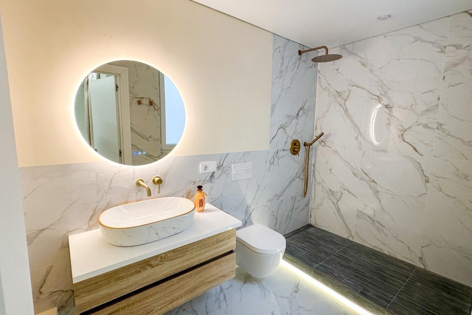 Resale - Apartment / flat - Torrevieja - Playa Los Naufragos
