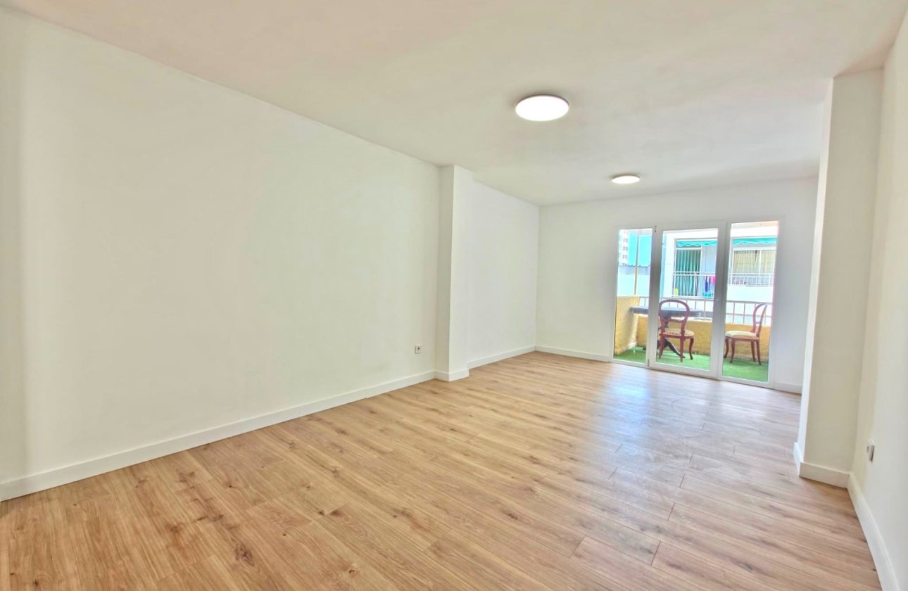 Resale - Apartment / flat - Torrevieja - Playa Los Naufragos