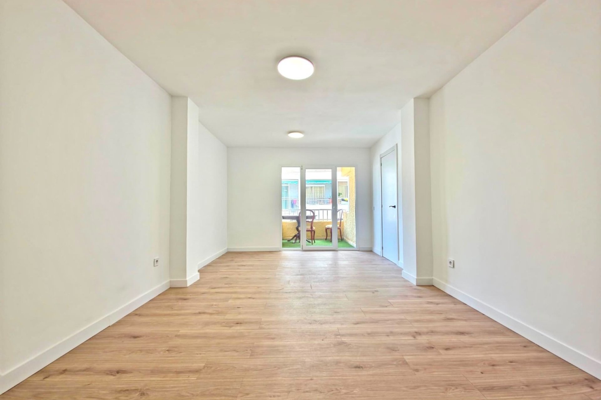 Resale - Apartment / flat - Torrevieja - Playa Los Naufragos