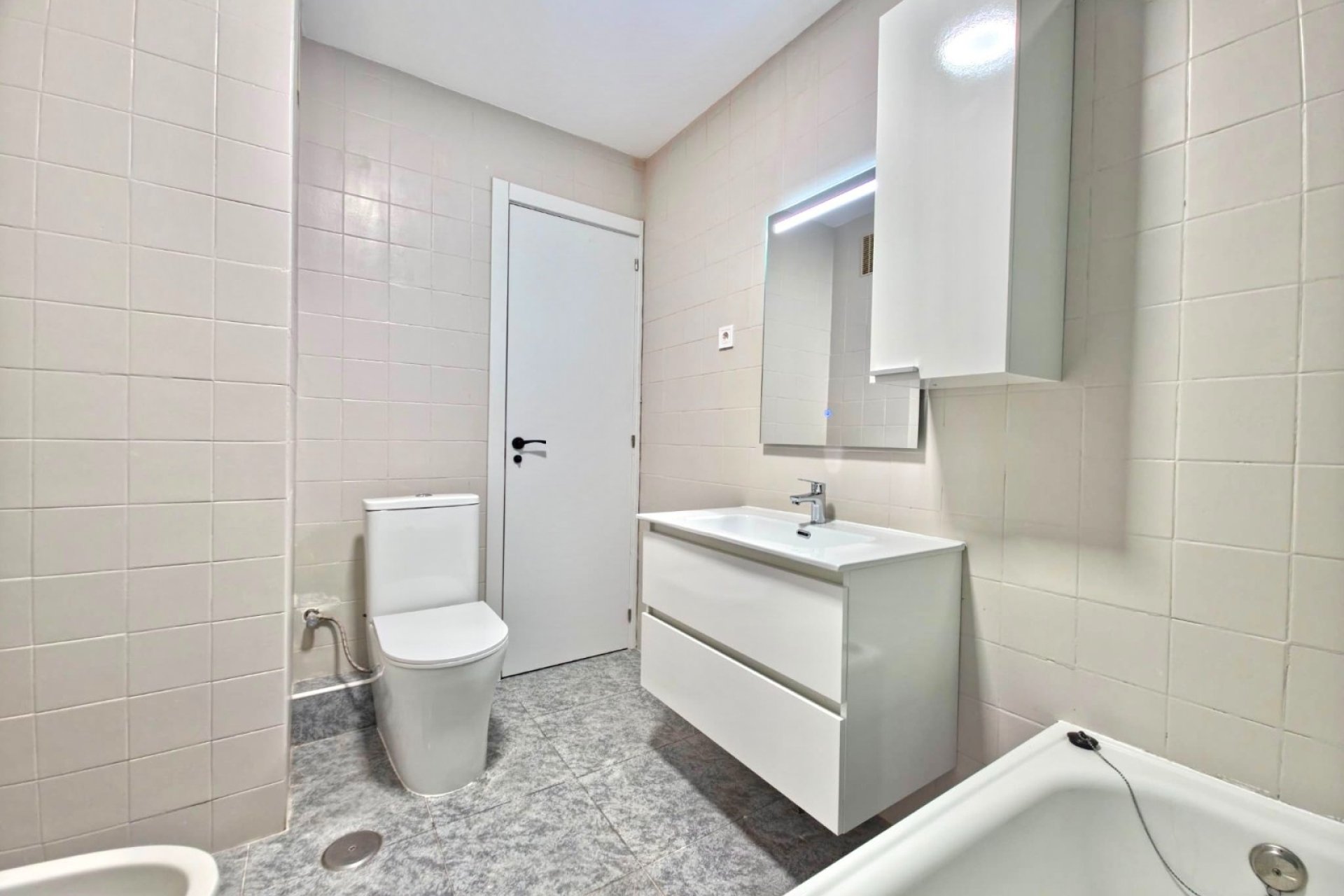 Resale - Apartment / flat - Torrevieja - Playa Los Naufragos