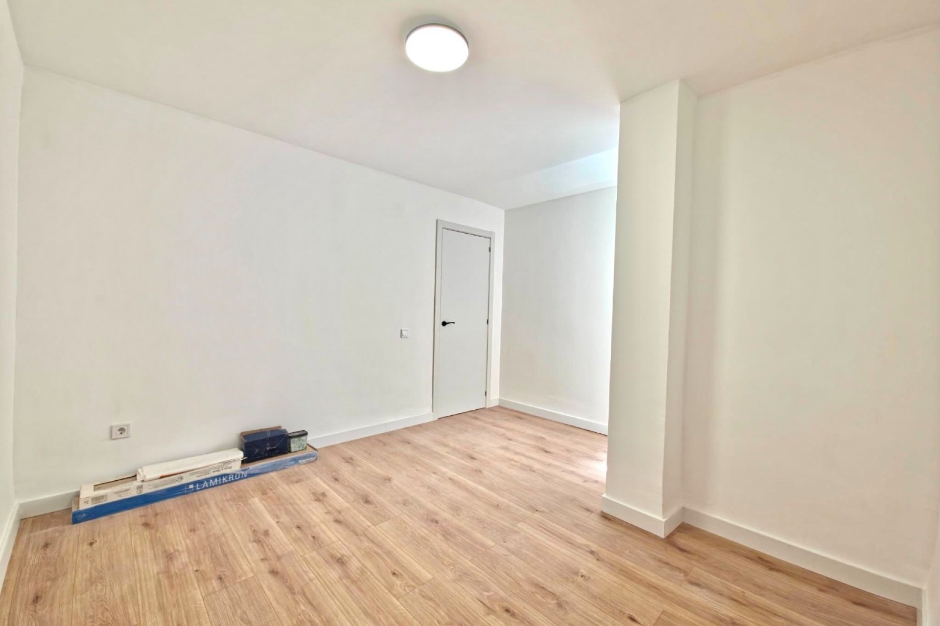 Resale - Apartment / flat - Torrevieja - Playa Los Naufragos