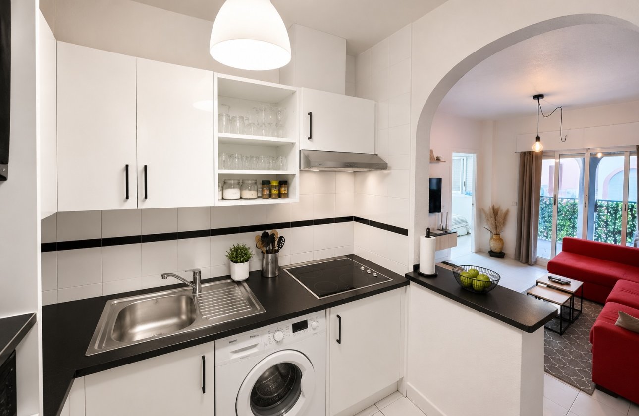 Resale - Apartment / flat - Torrevieja - Playa Los Naufragos