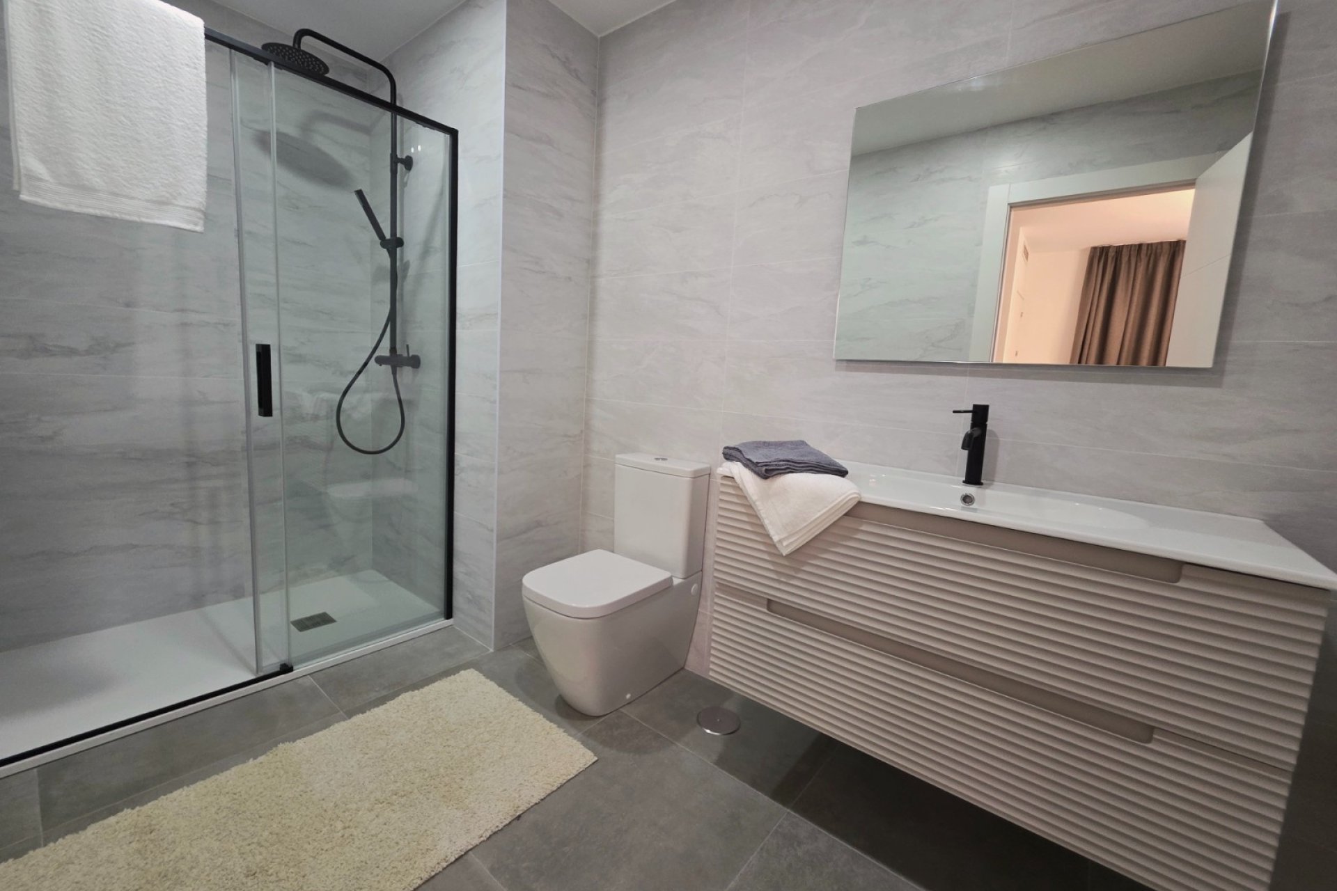 Resale - Apartment / flat - Torrevieja - Puerto