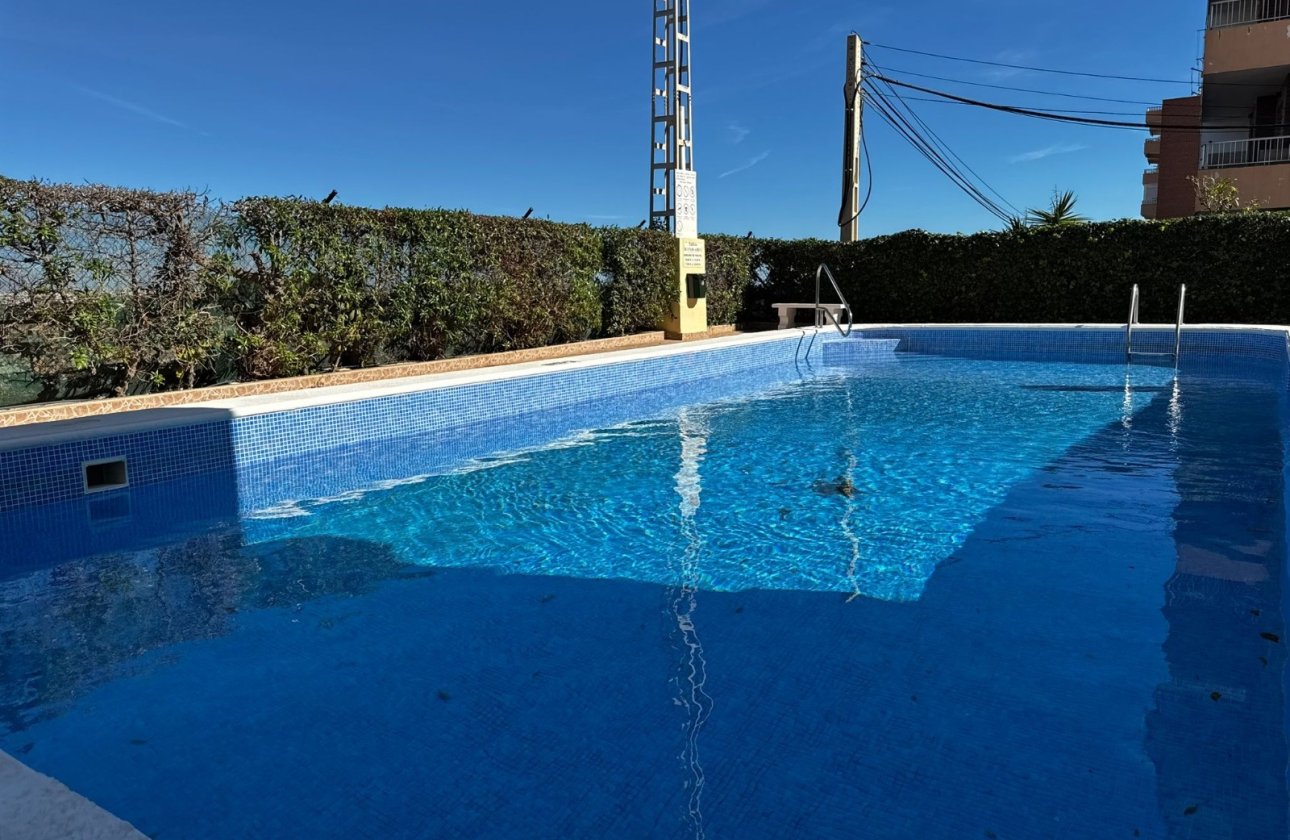Resale - Apartment / flat - Torrevieja - Punta Prima