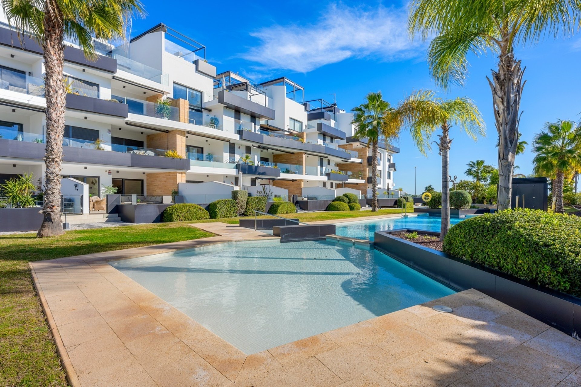 Resale - Apartment / flat - Villamartín