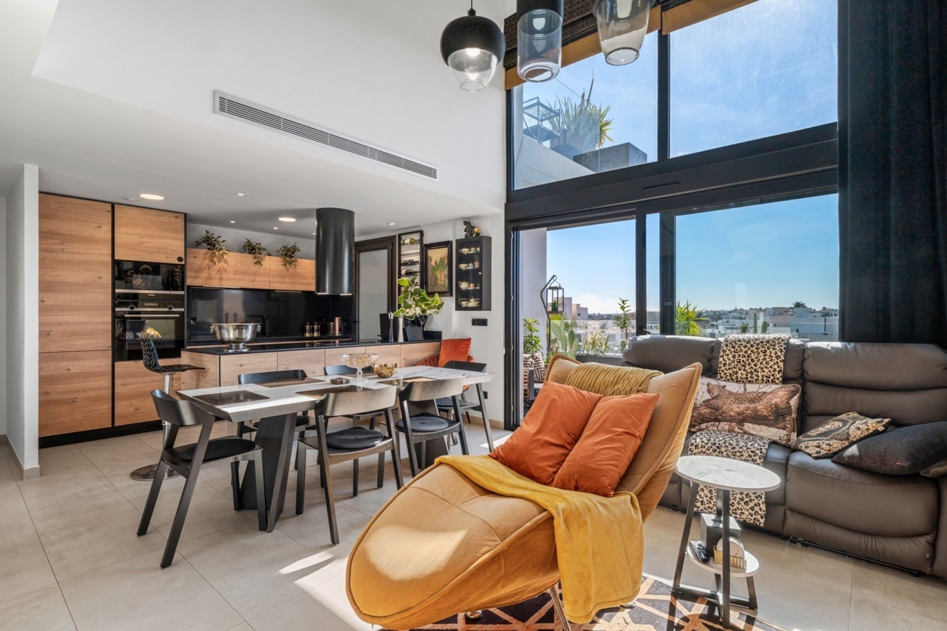 Resale - Apartment / flat - Villamartín