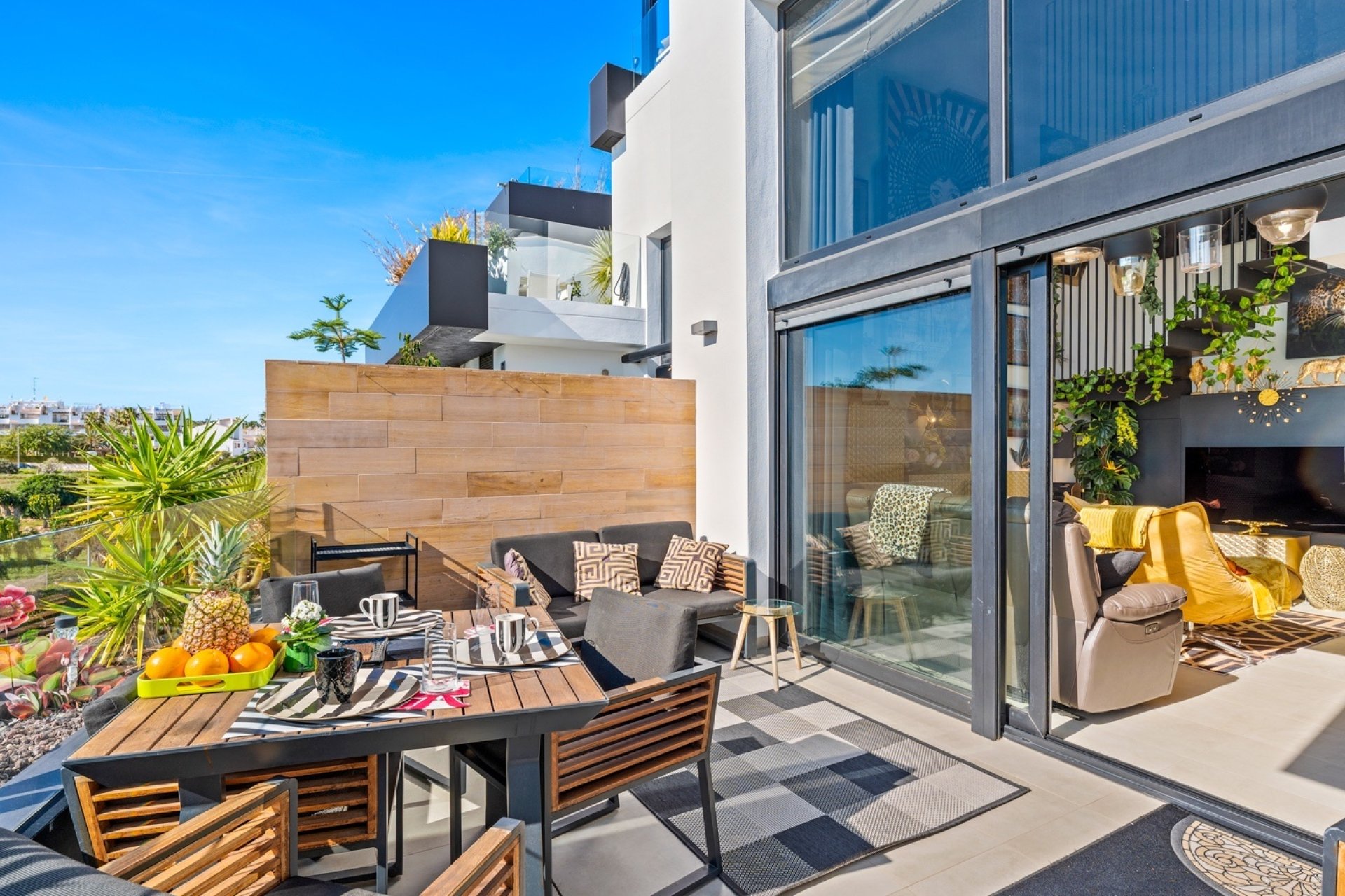 Resale - Apartment / flat - Villamartín