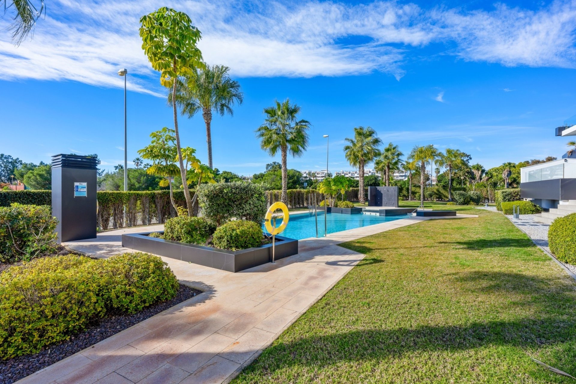 Resale - Apartment / flat - Villamartín