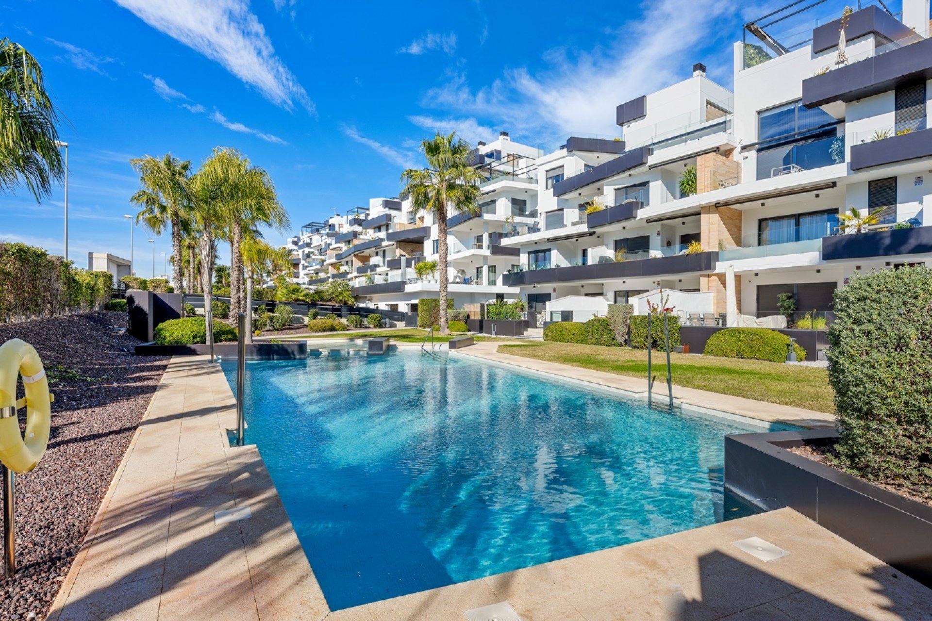 Resale - Apartment / flat - Villamartín