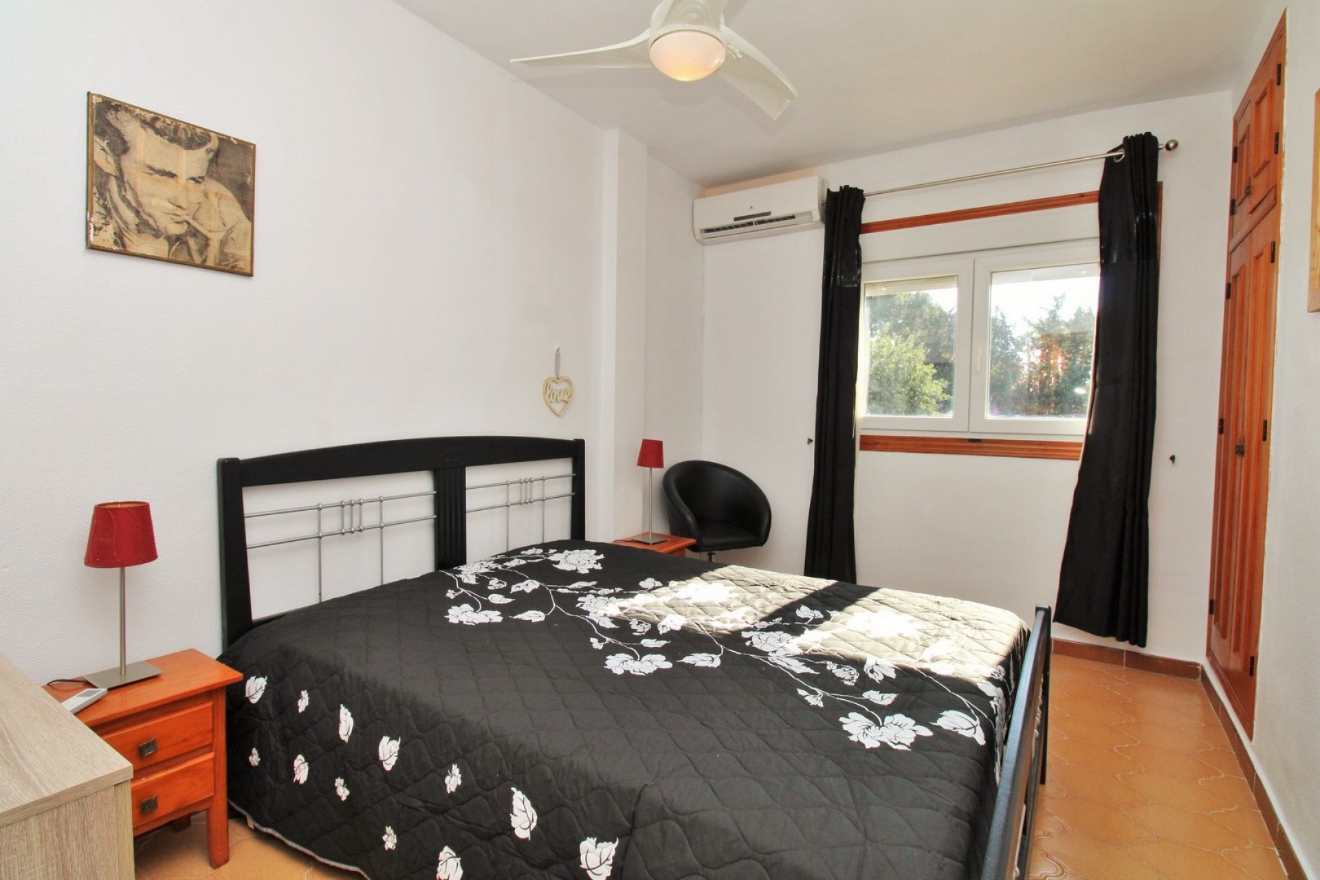 Resale - Apartment / flat - Villamartín