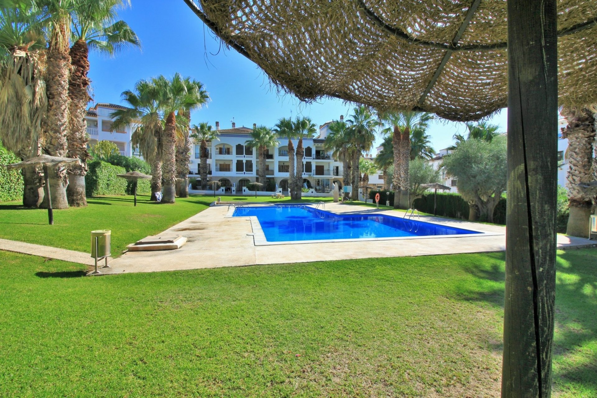Resale - Apartment / flat - Villamartín