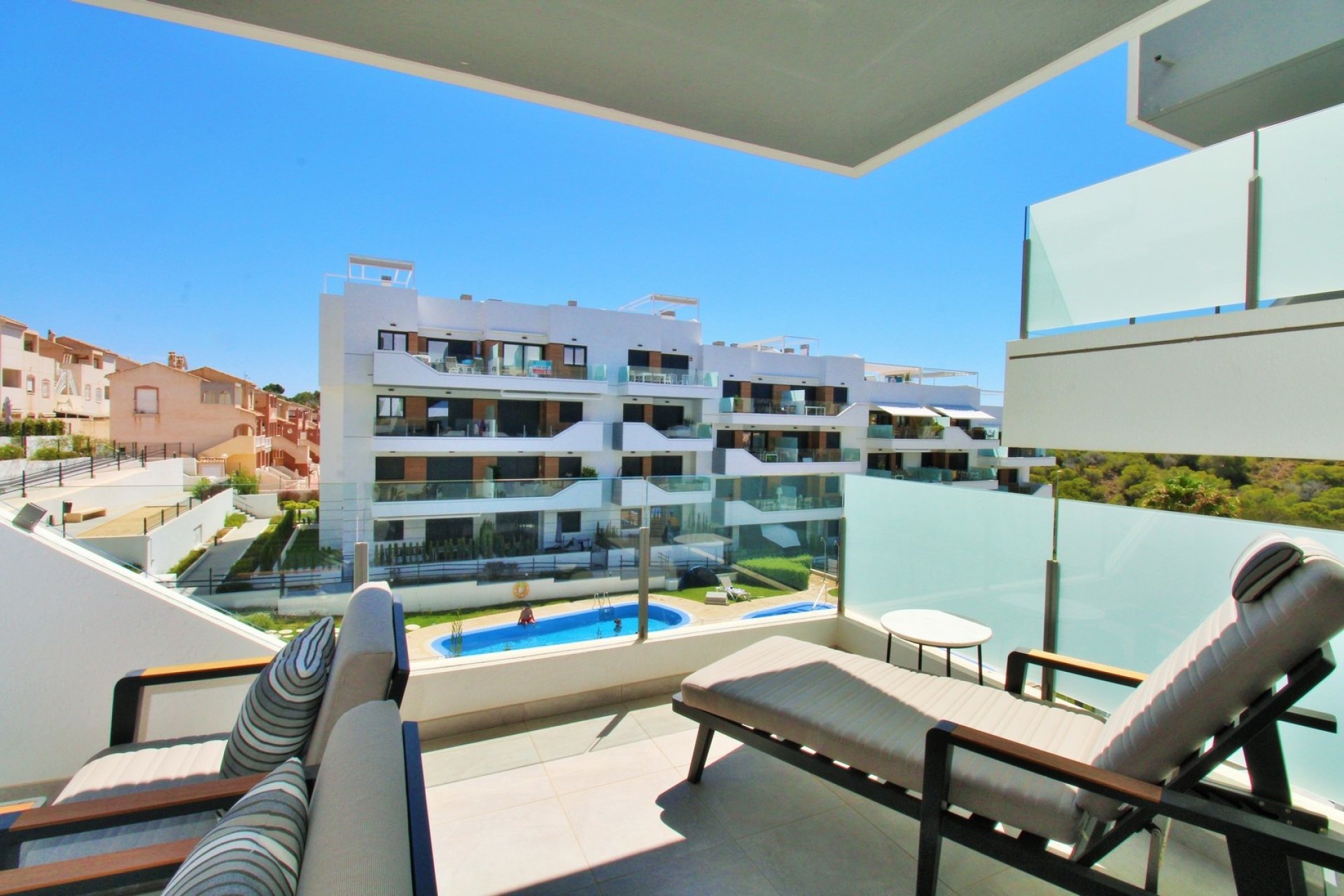 Resale - Apartment / flat - Villamartín