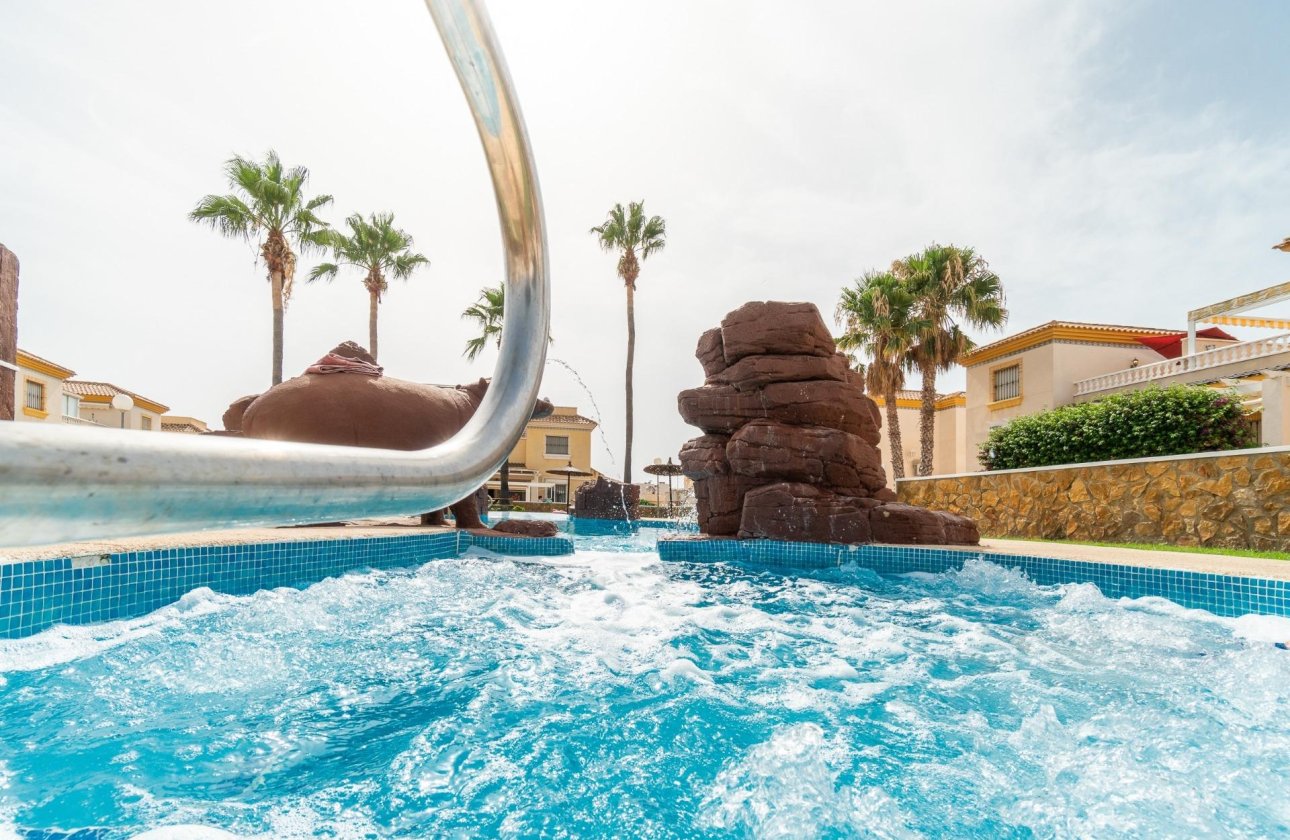 Resale - Bungalow - Orihuela Costa - Los Dolses