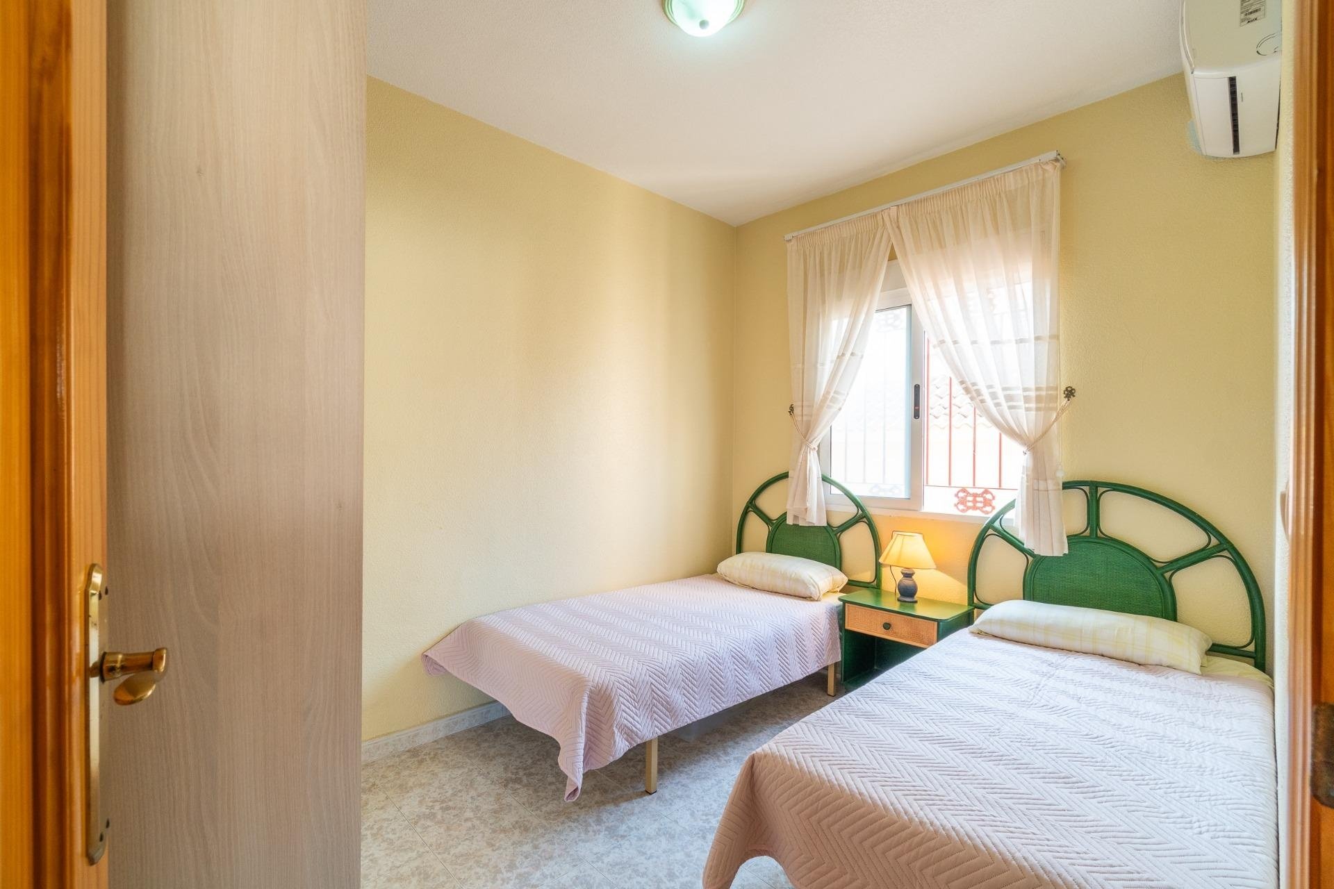 Resale - Bungalow - Orihuela Costa - Playa Flamenca