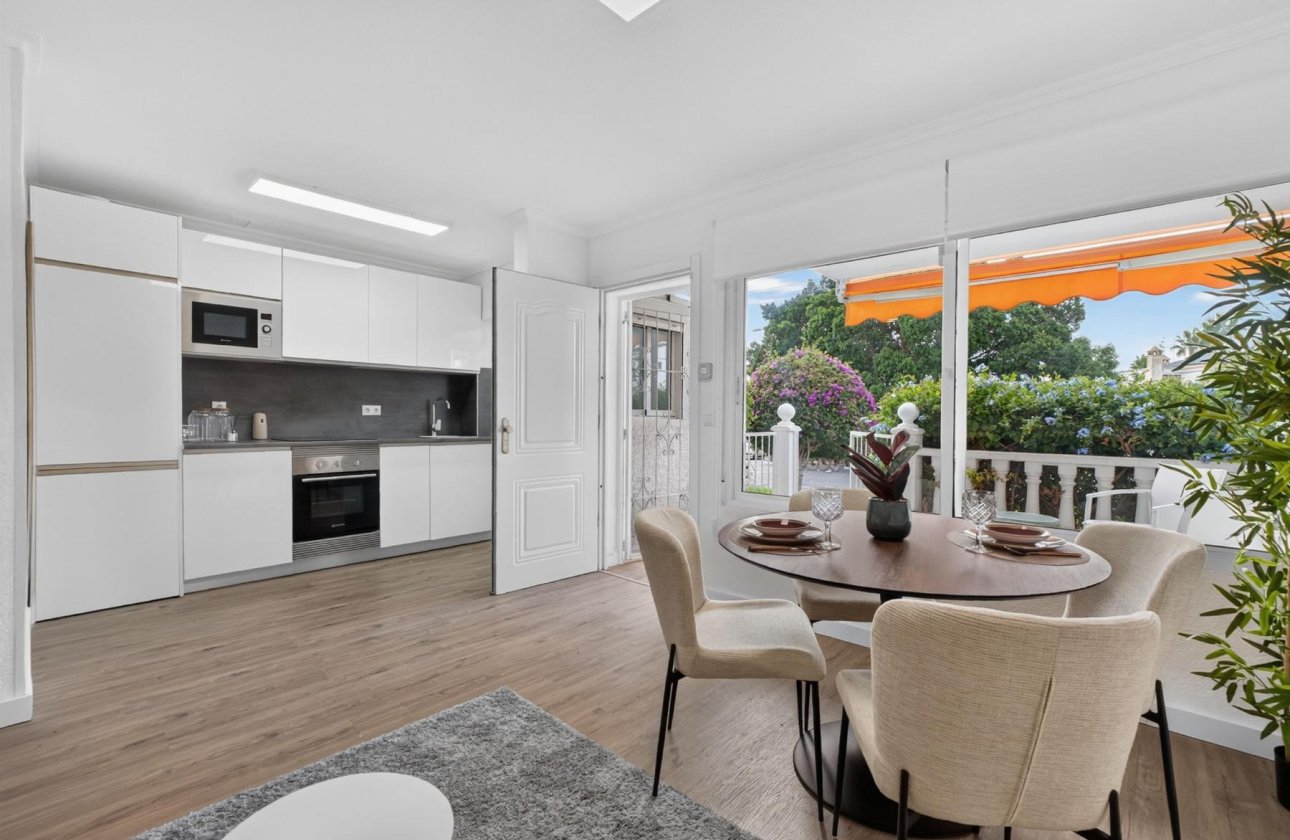 Resale - Bungalow - Orihuela Costa - Villamartin