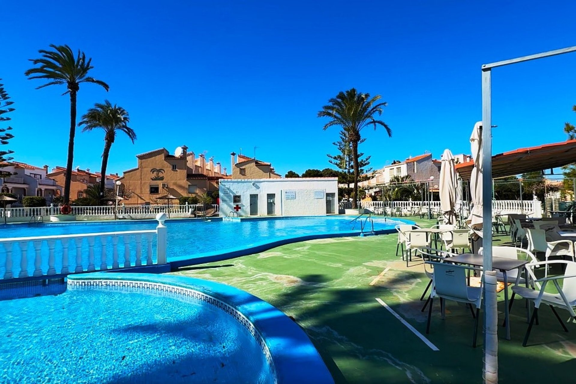Resale - Townhouse - Torrevieja - Urb. Torrealmendros