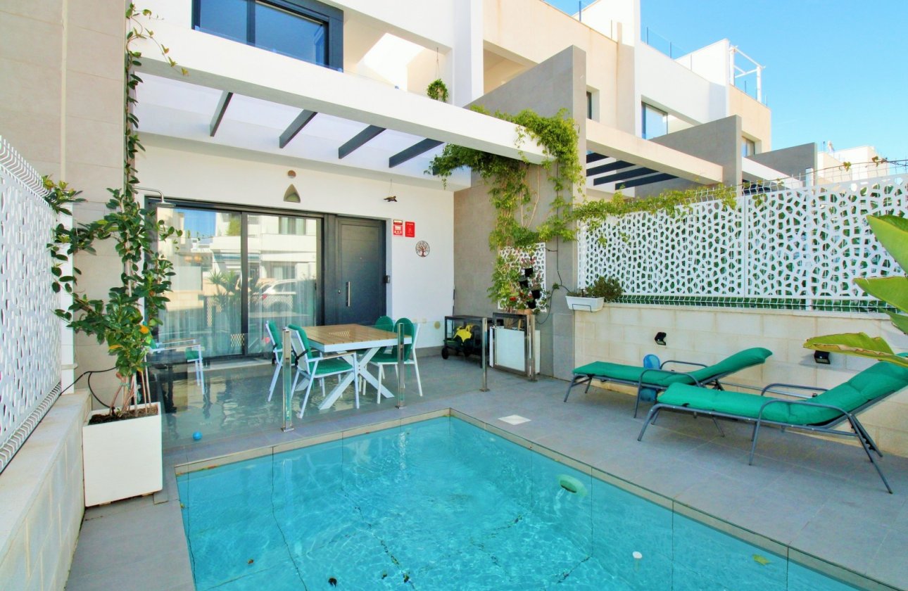 Resale - Townhouse - Villamartín