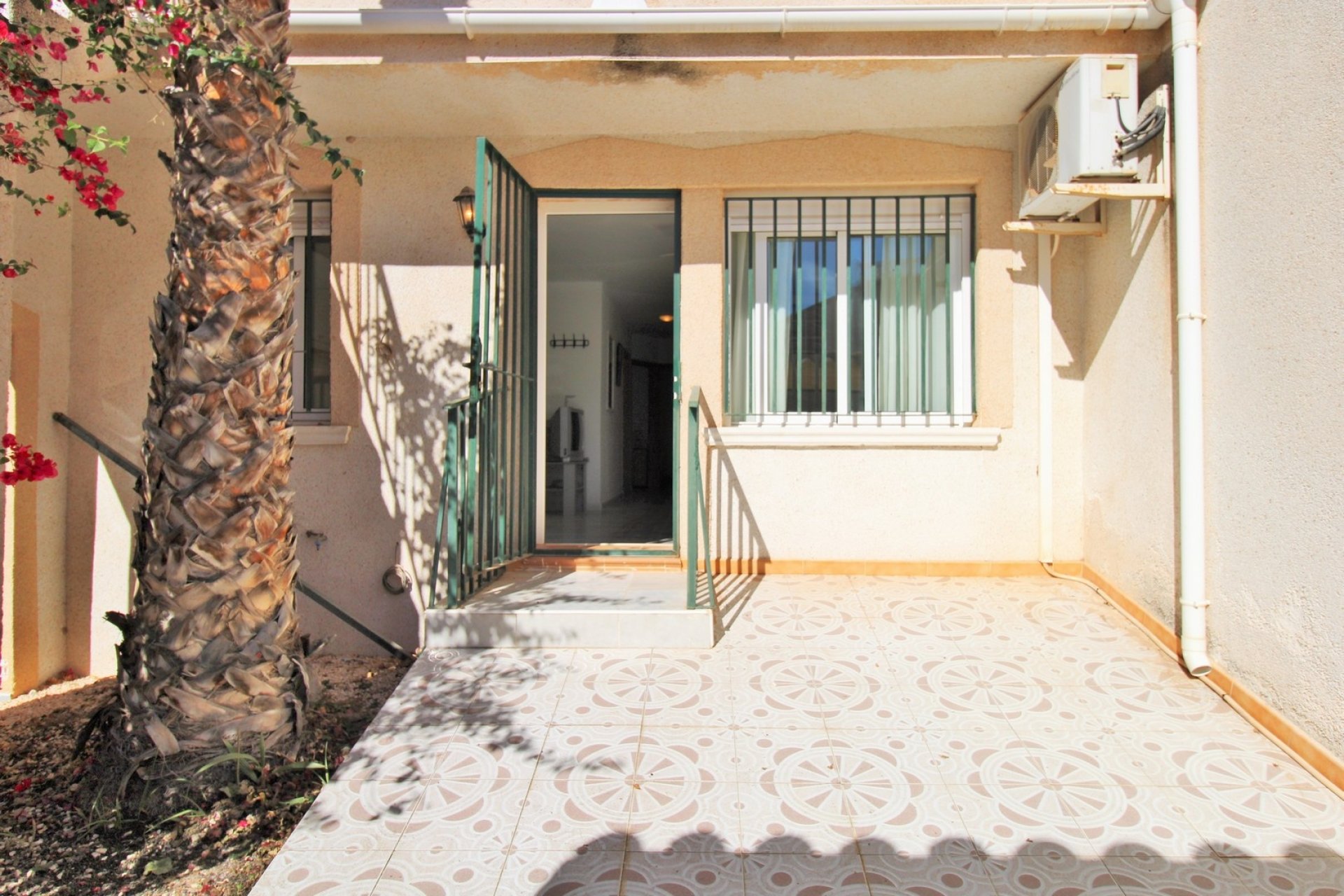 Resale - Townhouse - Villamartín